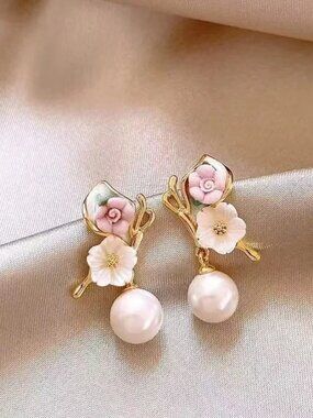 NEW Delicate 18K Gold Plated Lilac Purple Flowering Branch Pearl Drop Earrings
